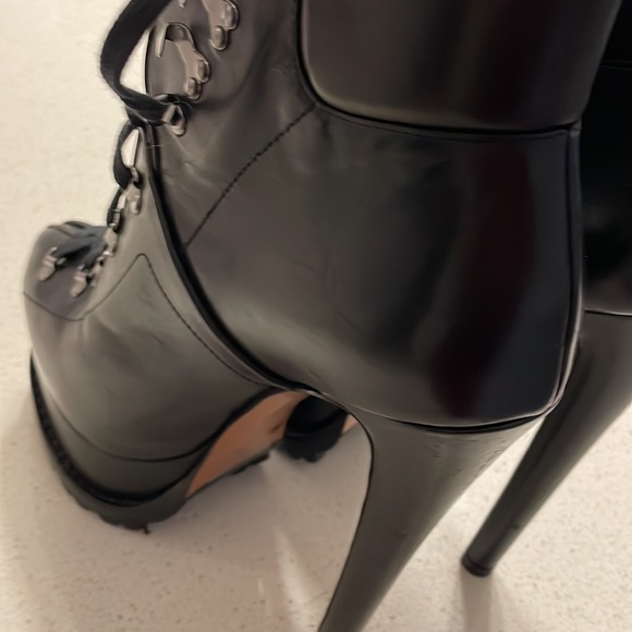 Authentic Alaia Hiking Boots (Leather) - Picture 10 of 13